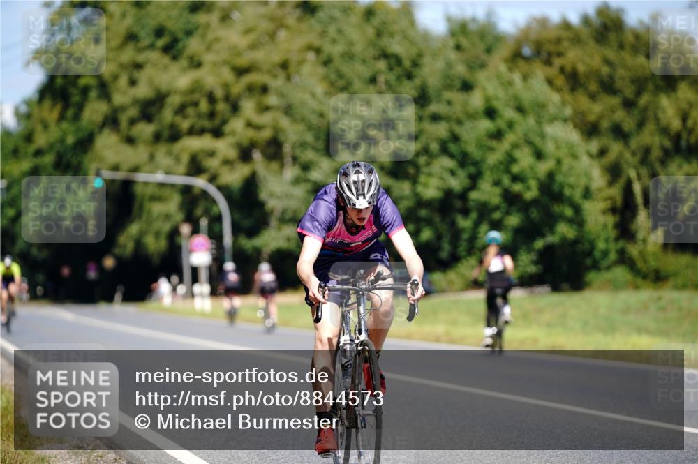 07.09.2025 - 19. Norderstedt Triathlon Michael Burmester http://msf.ph/oto/8844573 07.09.2025 13:09:53 Radfahren 359, 804, 1388 meine-sportfotos.de