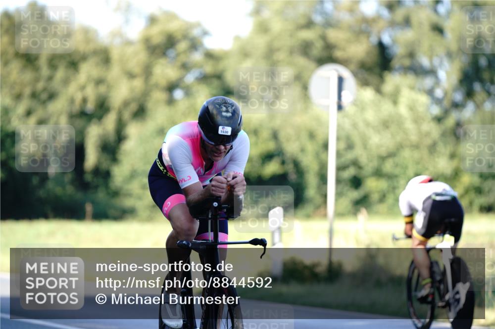 07.09.2025 - 19. Norderstedt Triathlon Michael Burmester http://msf.ph/oto/8844592 07.09.2025 16:01:08 Radfahren 540, 1068, 1516, 1530 meine-sportfotos.de