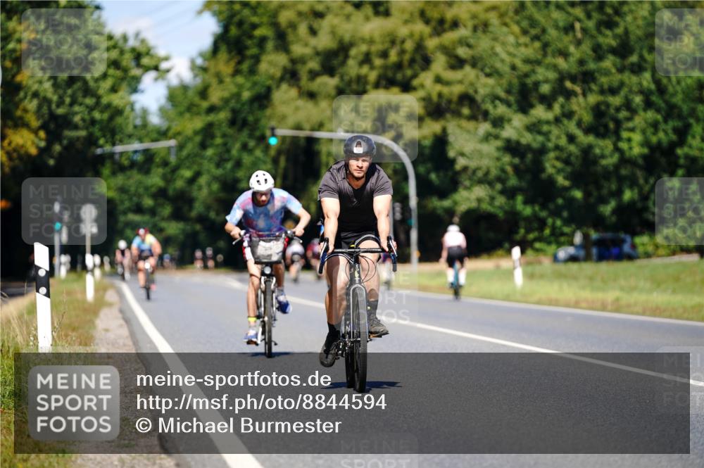 07.09.2025 - 19. Norderstedt Triathlon Michael Burmester http://msf.ph/oto/8844594 07.09.2025 13:10:17 Radfahren 331 meine-sportfotos.de