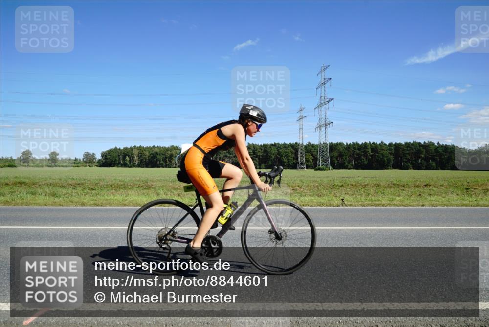 07.09.2025 - 19. Norderstedt Triathlon Michael Burmester http://msf.ph/oto/8844601 07.09.2025 14:51:49 Radfahren 459, 1414 meine-sportfotos.de