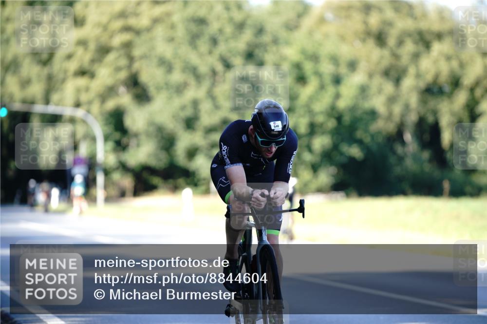 07.09.2025 - 19. Norderstedt Triathlon Michael Burmester http://msf.ph/oto/8844604 07.09.2025 16:01:11 Radfahren 540, 1068, 1516, 1530 meine-sportfotos.de