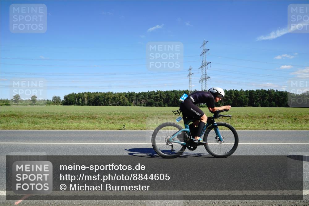 07.09.2025 - 19. Norderstedt Triathlon Michael Burmester http://msf.ph/oto/8844605 07.09.2025 14:51:49 Radfahren 459, 1414 meine-sportfotos.de