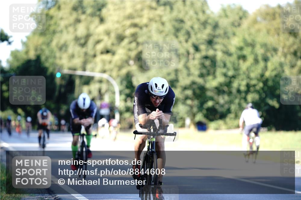 07.09.2025 - 19. Norderstedt Triathlon Michael Burmester http://msf.ph/oto/8844608 07.09.2025 16:01:16 Radfahren 1604, 1606 meine-sportfotos.de