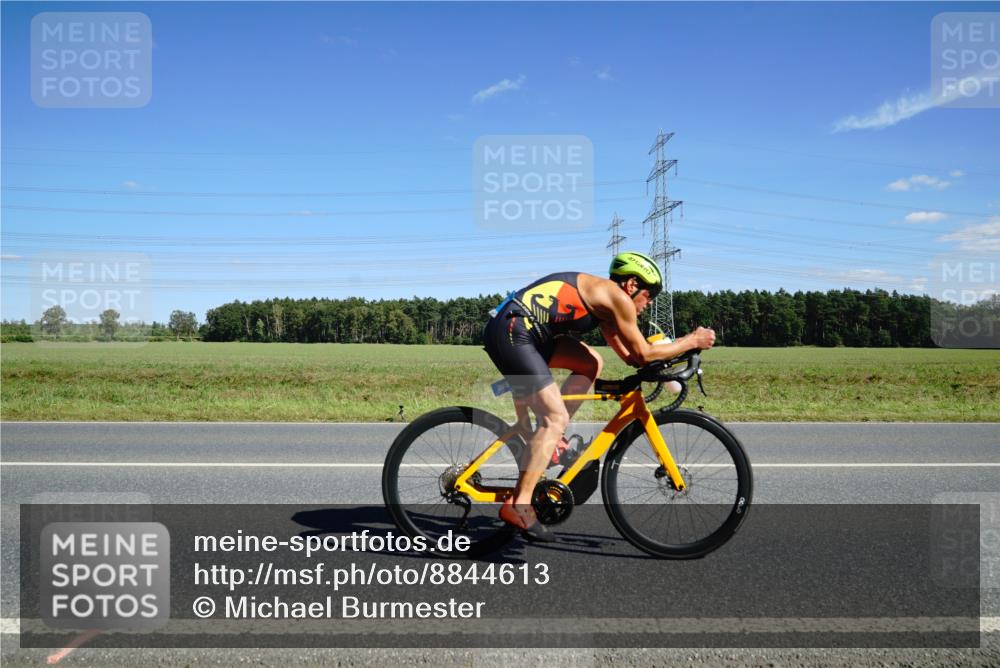 07.09.2025 - 19. Norderstedt Triathlon Michael Burmester http://msf.ph/oto/8844613 07.09.2025 14:51:55 Radfahren 462, 896, 1496 meine-sportfotos.de