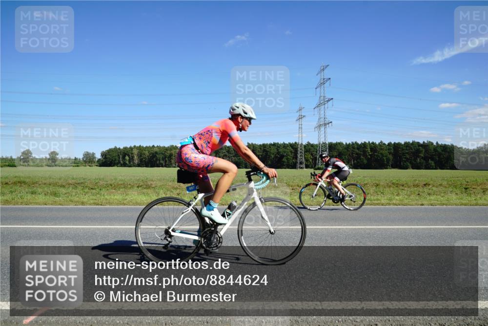 07.09.2025 - 19. Norderstedt Triathlon Michael Burmester http://msf.ph/oto/8844624 07.09.2025 14:52:17 Radfahren 897 meine-sportfotos.de