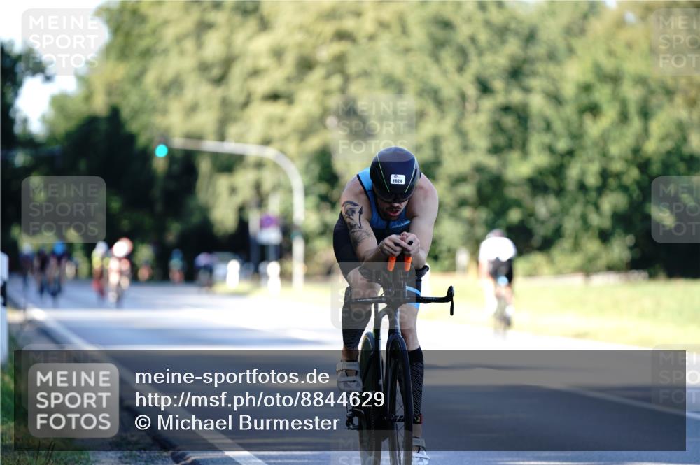 07.09.2025 - 19. Norderstedt Triathlon Michael Burmester http://msf.ph/oto/8844629 07.09.2025 16:01:19 Radfahren 1604, 1606, 1624 meine-sportfotos.de