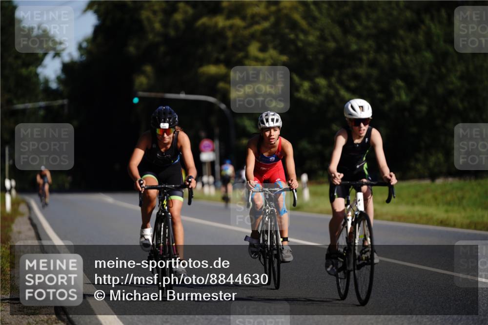 07.09.2025 - 19. Norderstedt Triathlon Michael Burmester http://msf.ph/oto/8844630 07.09.2025 10:38:22 Radfahren 112, 672, 690 meine-sportfotos.de