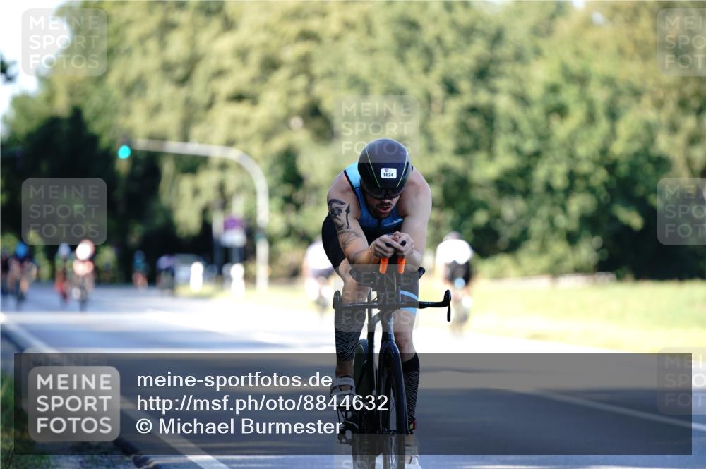 07.09.2025 - 19. Norderstedt Triathlon Michael Burmester http://msf.ph/oto/8844632 07.09.2025 16:01:19 Radfahren 1604, 1606, 1624 meine-sportfotos.de