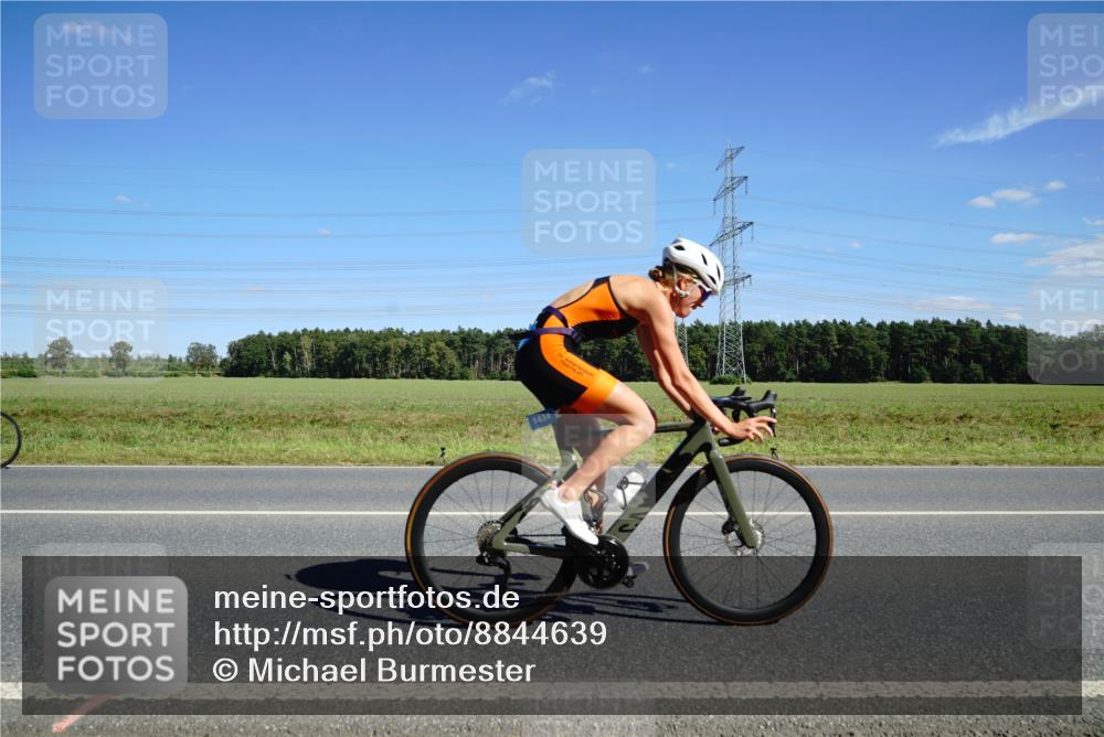 07.09.2025 - 19. Norderstedt Triathlon Michael Burmester http://msf.ph/oto/8844639 07.09.2025 14:52:25 Radfahren 420, 428, 1434, 1486, 1502 meine-sportfotos.de