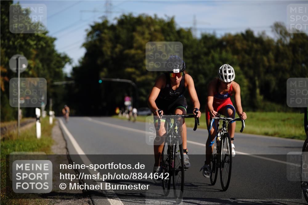 07.09.2025 - 19. Norderstedt Triathlon Michael Burmester http://msf.ph/oto/8844642 07.09.2025 10:38:23 Radfahren 112, 672, 690 meine-sportfotos.de