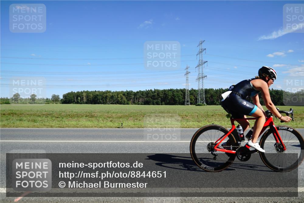 07.09.2025 - 19. Norderstedt Triathlon Michael Burmester http://msf.ph/oto/8844651 07.09.2025 14:52:27 Radfahren 364, 420, 428, 1434, 1486, 1502 meine-sportfotos.de