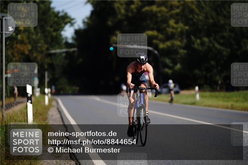07.09.2025 - 19. Norderstedt Triathlon Michael Burmester http://msf.ph/oto/8844654 07.09.2025 10:38:31 Radfahren 686 meine-sportfotos.de