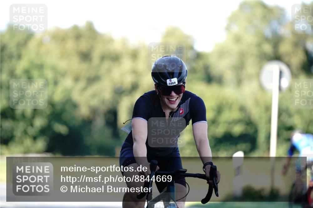07.09.2025 - 19. Norderstedt Triathlon Michael Burmester http://msf.ph/oto/8844669 07.09.2025 16:01:29 Radfahren 397, 523, 909, 1059 meine-sportfotos.de