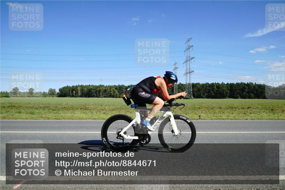 07.09.2025 - 19. Norderstedt Triathlon Michael Burmester http://msf.ph/oto/8844671 07.09.2025 14:52:43 Radfahren 884 meine-sportfotos.de