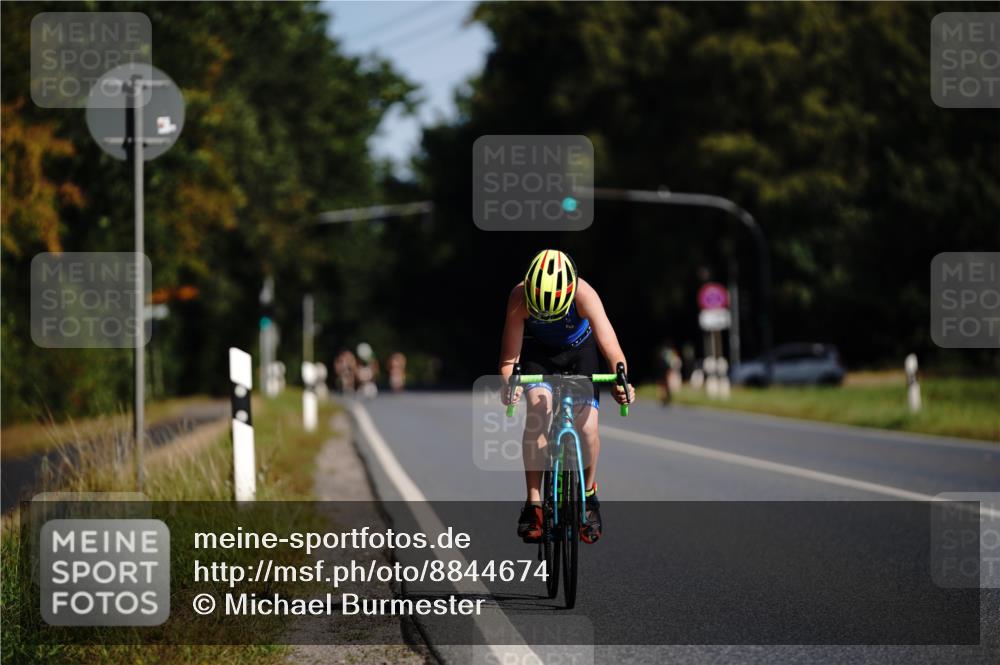 07.09.2025 - 19. Norderstedt Triathlon Michael Burmester http://msf.ph/oto/8844674 07.09.2025 10:39:02 Radfahren 676 meine-sportfotos.de