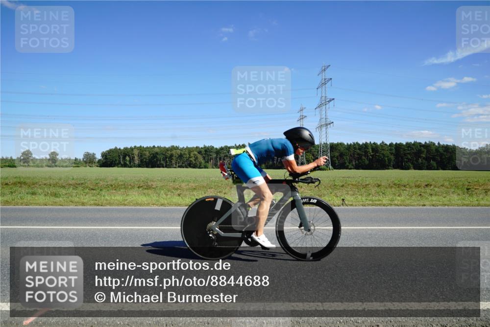 07.09.2025 - 19. Norderstedt Triathlon Michael Burmester http://msf.ph/oto/8844688 07.09.2025 14:52:59 Radfahren 444, 1466, 1488 meine-sportfotos.de