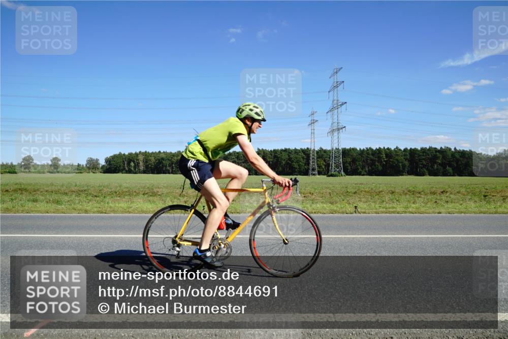 07.09.2025 - 19. Norderstedt Triathlon Michael Burmester http://msf.ph/oto/8844691 07.09.2025 14:53:01 Radfahren 444, 1466 meine-sportfotos.de