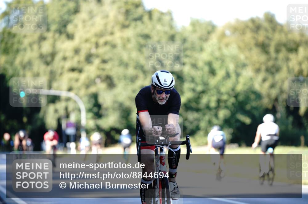 07.09.2025 - 19. Norderstedt Triathlon Michael Burmester http://msf.ph/oto/8844694 07.09.2025 16:01:38 Radfahren 885, 913 meine-sportfotos.de