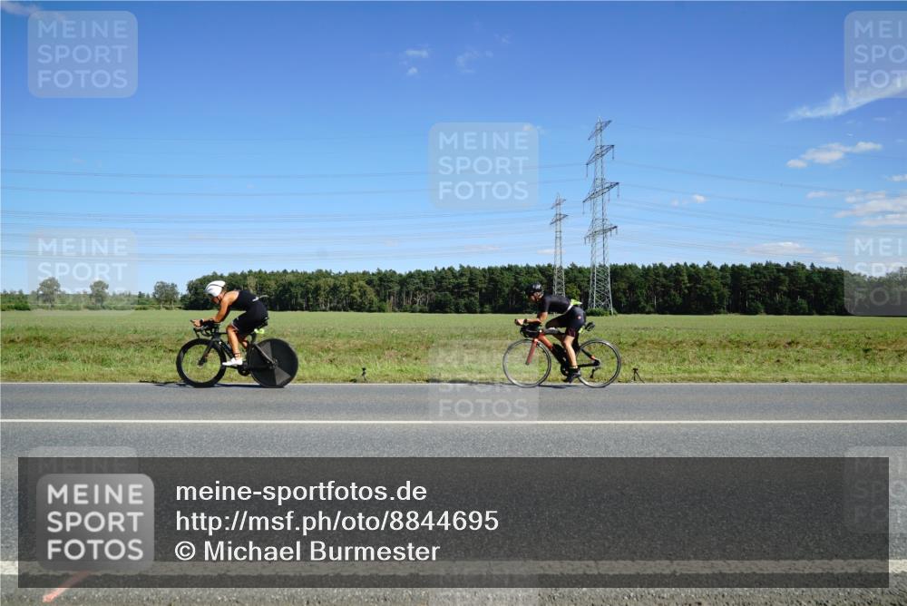 07.09.2025 - 19. Norderstedt Triathlon Michael Burmester http://msf.ph/oto/8844695 07.09.2025 14:53:04 Radfahren 1466 meine-sportfotos.de