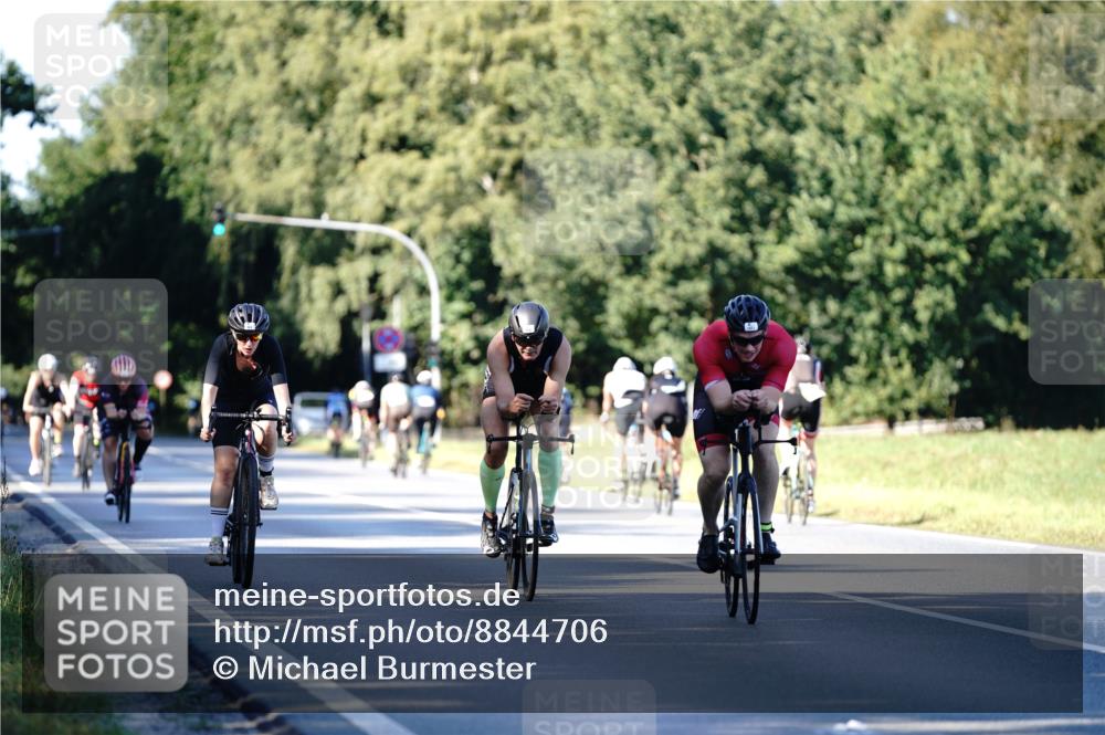 07.09.2025 - 19. Norderstedt Triathlon Michael Burmester http://msf.ph/oto/8844706 07.09.2025 16:01:41 Radfahren 885, 910, 1571 meine-sportfotos.de