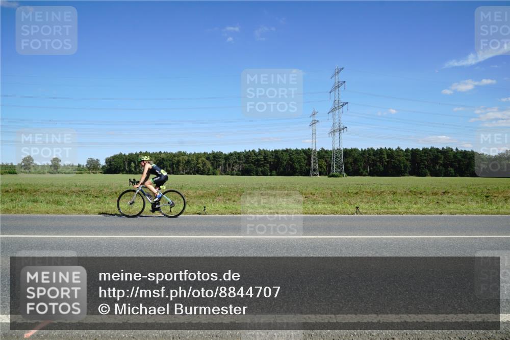 07.09.2025 - 19. Norderstedt Triathlon Michael Burmester http://msf.ph/oto/8844707 07.09.2025 14:53:09 Radfahren  meine-sportfotos.de