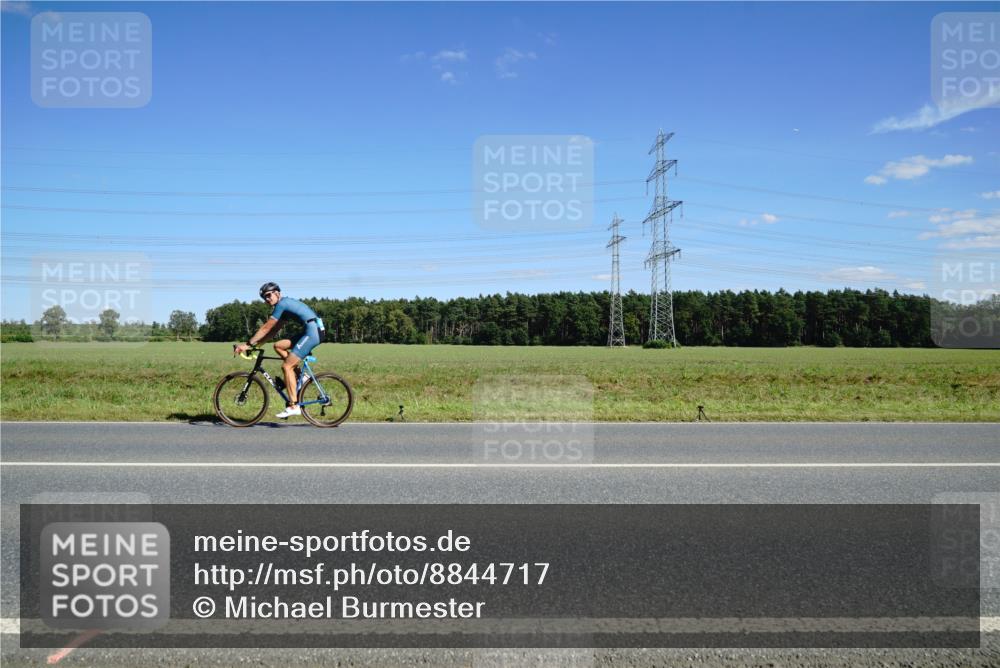 07.09.2025 - 19. Norderstedt Triathlon Michael Burmester http://msf.ph/oto/8844717 07.09.2025 14:53:13 Radfahren 1491 meine-sportfotos.de