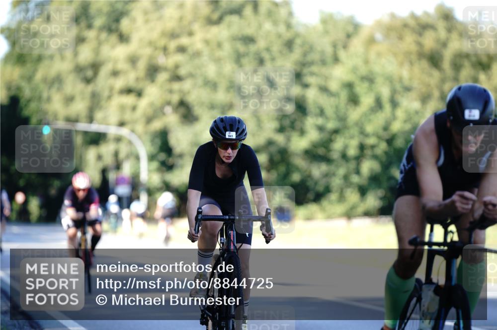 07.09.2025 - 19. Norderstedt Triathlon Michael Burmester http://msf.ph/oto/8844725 07.09.2025 16:01:43 Radfahren 910, 941, 1047, 1571 meine-sportfotos.de