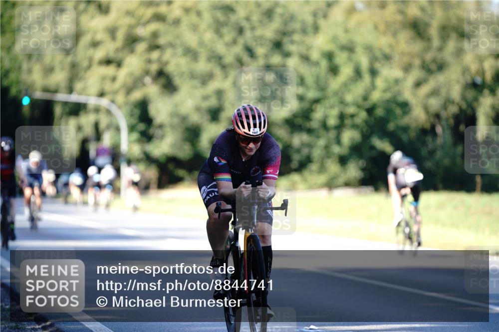 07.09.2025 - 19. Norderstedt Triathlon Michael Burmester http://msf.ph/oto/8844741 07.09.2025 16:01:45 Radfahren 910, 941, 1047, 1571 meine-sportfotos.de
