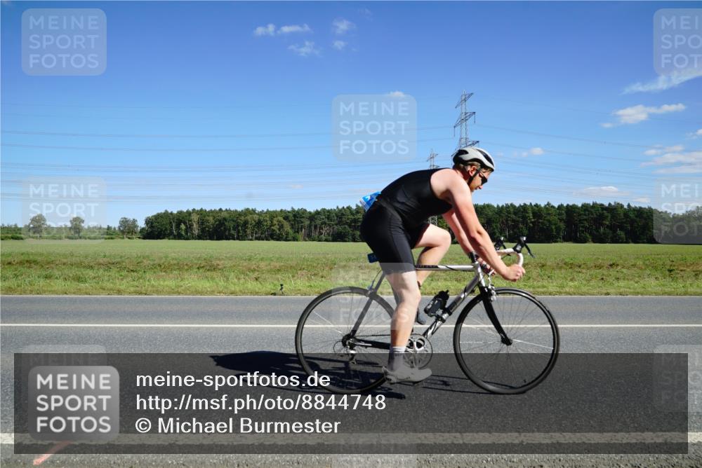 07.09.2025 - 19. Norderstedt Triathlon Michael Burmester http://msf.ph/oto/8844748 07.09.2025 14:53:46 Radfahren 373, 917, 1416, 1462, 1505 meine-sportfotos.de