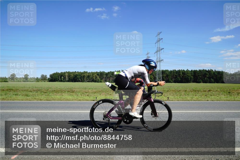 07.09.2025 - 19. Norderstedt Triathlon Michael Burmester http://msf.ph/oto/8844758 07.09.2025 14:53:50 Radfahren 448, 1493, 1505 meine-sportfotos.de
