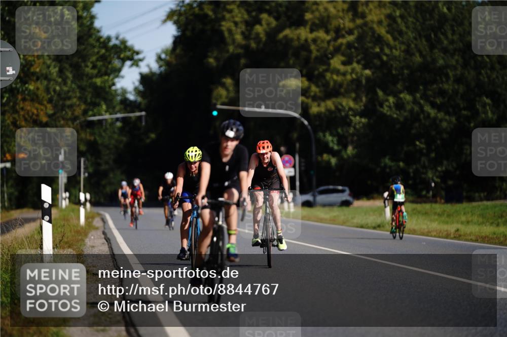 07.09.2025 - 19. Norderstedt Triathlon Michael Burmester http://msf.ph/oto/8844767 07.09.2025 10:40:16 Radfahren 64, 637, 678 meine-sportfotos.de