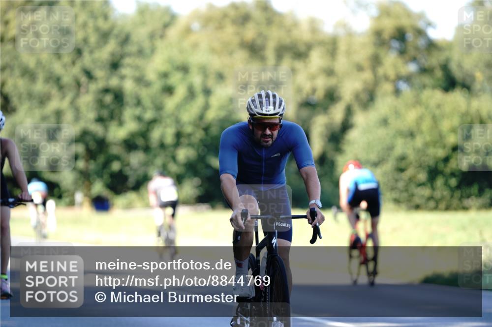 07.09.2025 - 19. Norderstedt Triathlon Michael Burmester http://msf.ph/oto/8844769 07.09.2025 16:01:50 Radfahren 934, 947, 1474 meine-sportfotos.de
