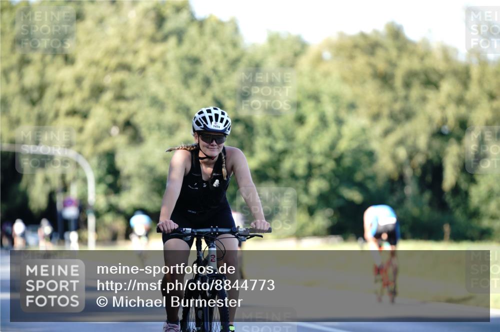 07.09.2025 - 19. Norderstedt Triathlon Michael Burmester http://msf.ph/oto/8844773 07.09.2025 16:01:50 Radfahren 934, 947, 1474 meine-sportfotos.de
