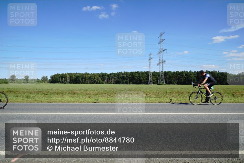 07.09.2025 - 19. Norderstedt Triathlon Michael Burmester http://msf.ph/oto/8844780 07.09.2025 14:54:07 Radfahren  meine-sportfotos.de