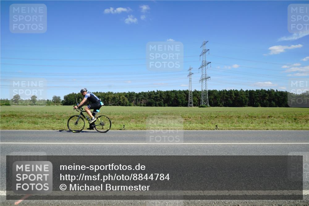 07.09.2025 - 19. Norderstedt Triathlon Michael Burmester http://msf.ph/oto/8844784 07.09.2025 14:54:07 Radfahren  meine-sportfotos.de