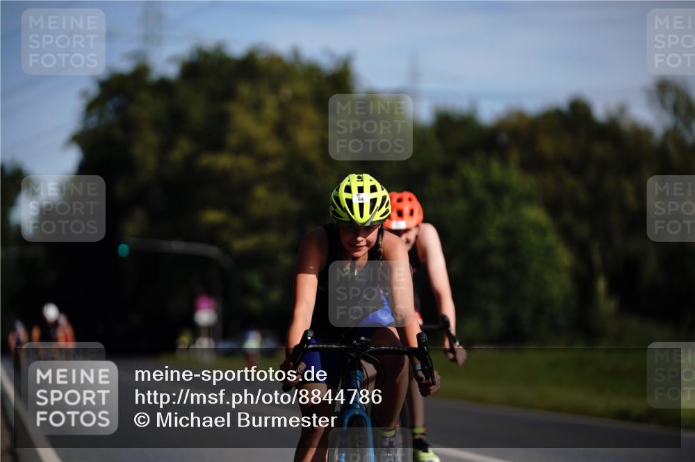 07.09.2025 - 19. Norderstedt Triathlon Michael Burmester http://msf.ph/oto/8844786 07.09.2025 10:40:18 Radfahren 64, 637, 678 meine-sportfotos.de
