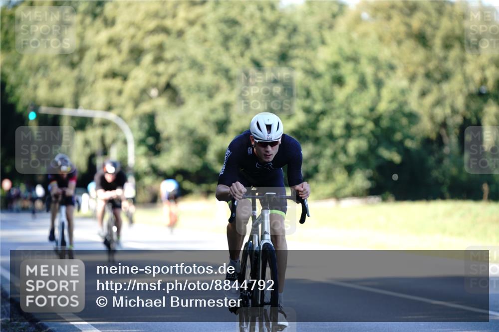 07.09.2025 - 19. Norderstedt Triathlon Michael Burmester http://msf.ph/oto/8844792 07.09.2025 16:01:54 Radfahren 494, 538, 1474, 1591 meine-sportfotos.de