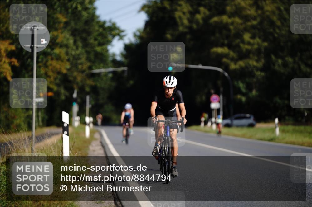 07.09.2025 - 19. Norderstedt Triathlon Michael Burmester http://msf.ph/oto/8844794 07.09.2025 10:40:22 Radfahren 64, 108, 651, 678 meine-sportfotos.de