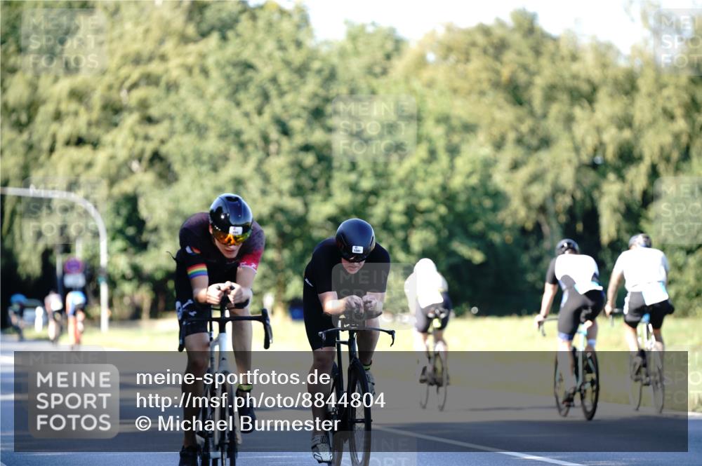 07.09.2025 - 19. Norderstedt Triathlon Michael Burmester http://msf.ph/oto/8844804 07.09.2025 16:01:55 Radfahren 494, 538, 1474, 1591 meine-sportfotos.de