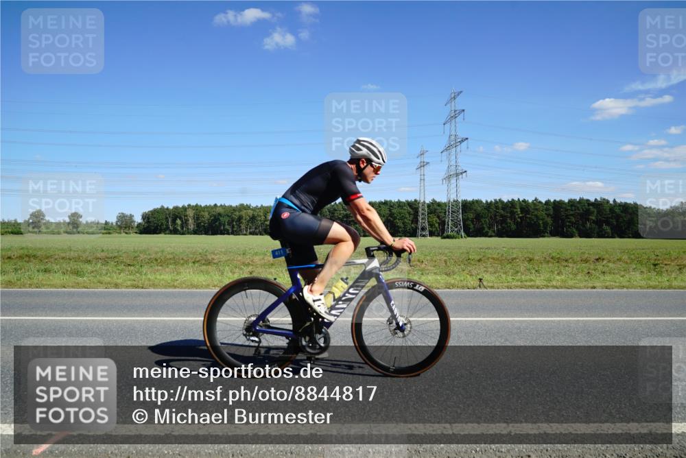 07.09.2025 - 19. Norderstedt Triathlon Michael Burmester http://msf.ph/oto/8844817 07.09.2025 14:54:27 Radfahren 411, 452 meine-sportfotos.de