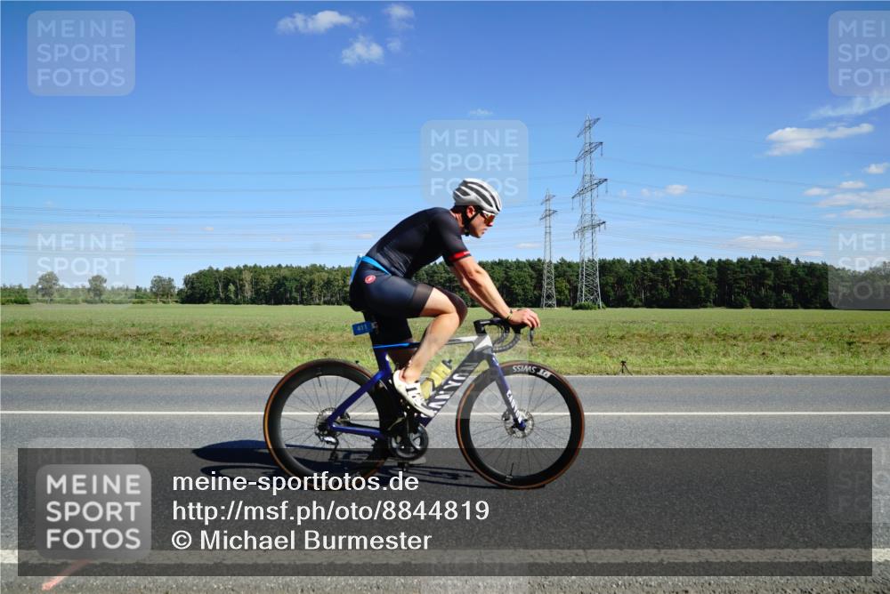 07.09.2025 - 19. Norderstedt Triathlon Michael Burmester http://msf.ph/oto/8844819 07.09.2025 14:54:27 Radfahren 411, 452 meine-sportfotos.de