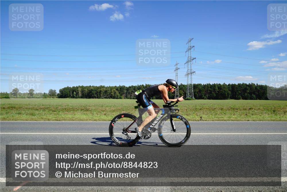 07.09.2025 - 19. Norderstedt Triathlon Michael Burmester http://msf.ph/oto/8844823 07.09.2025 14:54:28 Radfahren 411, 452 meine-sportfotos.de