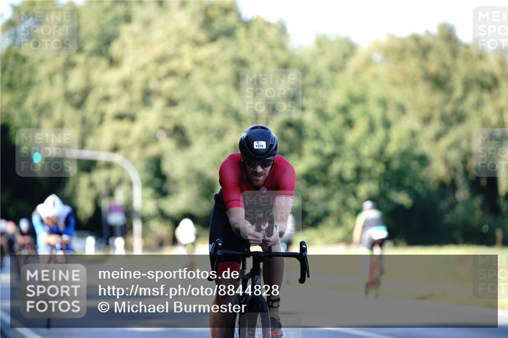07.09.2025 - 19. Norderstedt Triathlon Michael Burmester http://msf.ph/oto/8844828 07.09.2025 16:01:58 Radfahren 494, 1565, 1570, 1591 meine-sportfotos.de