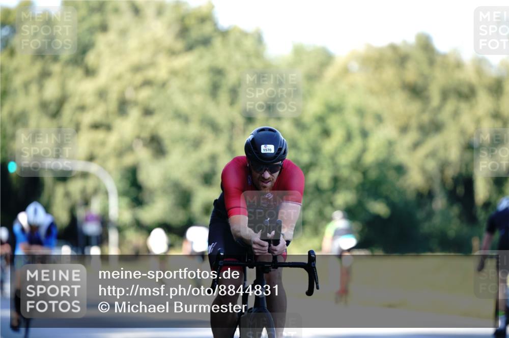 07.09.2025 - 19. Norderstedt Triathlon Michael Burmester http://msf.ph/oto/8844831 07.09.2025 16:01:58 Radfahren 494, 1565, 1570, 1591 meine-sportfotos.de