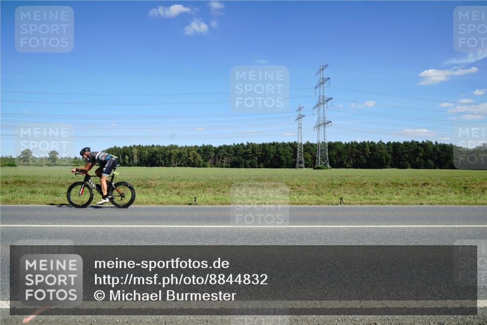07.09.2025 - 19. Norderstedt Triathlon Michael Burmester http://msf.ph/oto/8844832 07.09.2025 14:54:32 Radfahren 474 meine-sportfotos.de