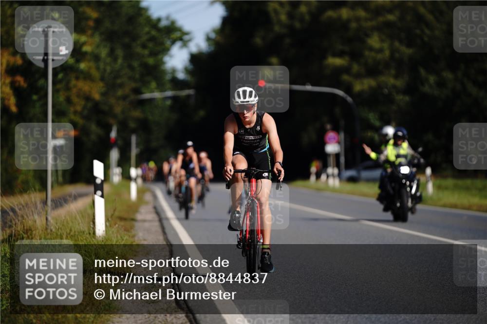 07.09.2025 - 19. Norderstedt Triathlon Michael Burmester http://msf.ph/oto/8844837 07.09.2025 10:40:53 Radfahren 668, 682 meine-sportfotos.de