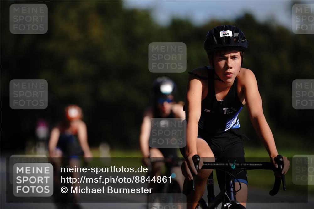 07.09.2025 - 19. Norderstedt Triathlon Michael Burmester http://msf.ph/oto/8844861 07.09.2025 10:41:00 Radfahren 70, 89, 114, 669 meine-sportfotos.de