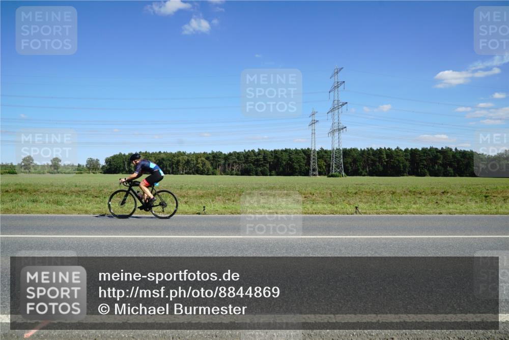 07.09.2025 - 19. Norderstedt Triathlon Michael Burmester http://msf.ph/oto/8844869 07.09.2025 14:54:50 Radfahren  meine-sportfotos.de