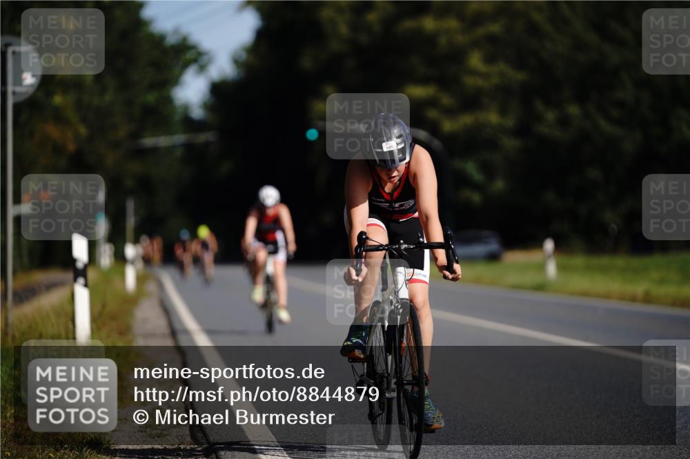 07.09.2025 - 19. Norderstedt Triathlon Michael Burmester http://msf.ph/oto/8844879 07.09.2025 10:41:05 Radfahren 57, 70, 691 meine-sportfotos.de