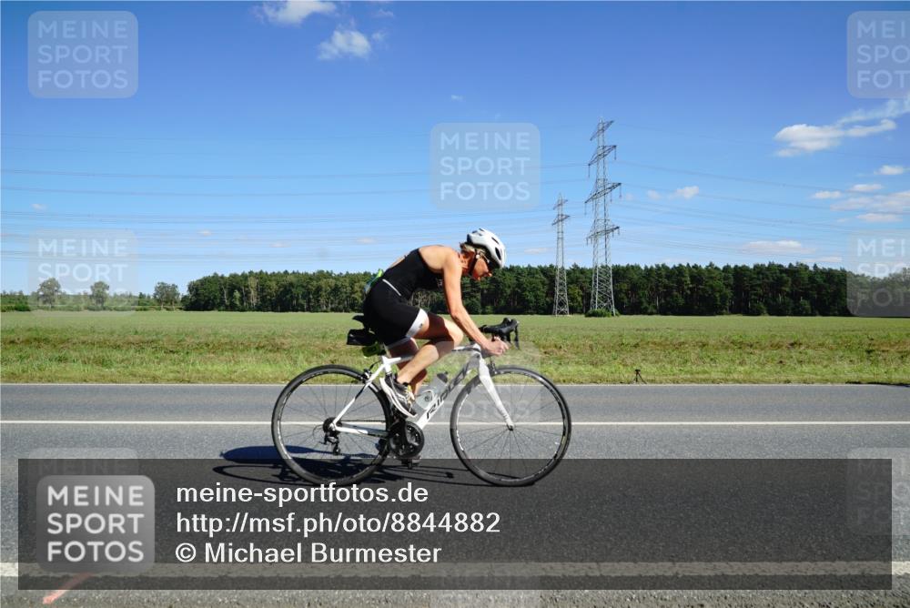 07.09.2025 - 19. Norderstedt Triathlon Michael Burmester http://msf.ph/oto/8844882 07.09.2025 14:54:57 Radfahren 454, 463, 464 meine-sportfotos.de